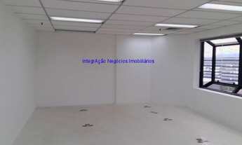 Imagem 6: Condomínio com portaria e segurança. Excelente localização á 5 minutos andando para a est