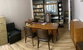 Imagem 4: Condominio com portaria e zelador. Excelente localização, à 3 minutos andando para a Est