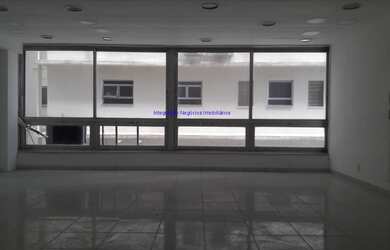 Imagem 7: Conjunto Comercial 47m², 01 recepção, mais 03 ambientes e 01 banheiro. Ampla janela de vid