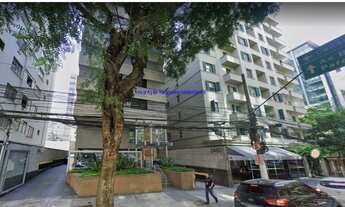 Imagem 2: Condomínio com recepção e segurança 24hrs. Excelente localização á 4 minutos andando para