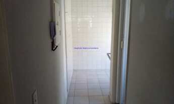 Imagem 6: Condomínio com portaria e segurança. Excelente localização próximo a Rua Paim , Frei Cane