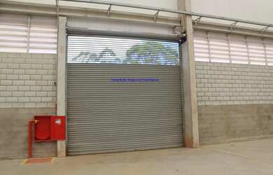 Imagem 7: Galpão 9.088m², 05 banheiros e 108 vagas na garagem. Possui 21 vagas para caminhões e 87 v