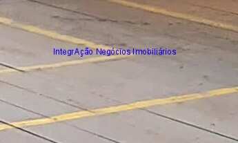 Imagem 6: Galpão 510m², 03 banheiros; Possui dois mezanino estrutura em metal e vestiário com chuvei