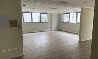 Imagem 2: Conjunto Comercial 50m², 02 banheiros e 02 vagas na garagem. Condomínio com recepção e se