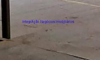 Imagem 7: Galpão 510m², 03 banheiros; Possui dois mezanino estrutura em metal e vestiário com chuvei