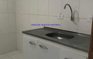 Imagem 4: Condomínio com portaria 24hrs e salão de festa. Excelente localização, á 8 minutos andan