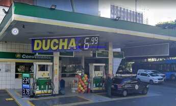 Imagem 1: Terreno 450m² construído e 400m² de terreno. Excelente localização á 4 minutos andando