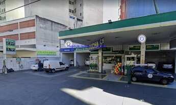 Imagem 5: Terreno 450m² construído e 400m² de terreno. Excelente localização á 4 minutos andando