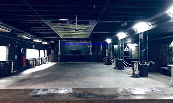 Imagem 2: Galpão 1.500m², 02 banheiros e 40 vagas na garagem. Excelente localização entre as Avenid