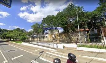 Imagem 6: Prédio comercial 350m², 08 salas, 06 banheiros e 30 vagas na garagem. Possui salão amplo