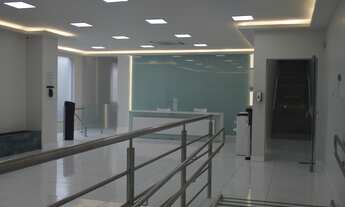 Imagem 2: Prédio Comercial 800m², com três andares (subsolo, térreo e 1º andar), sendo 14 consultór