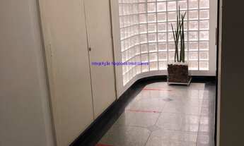 Imagem 6: Condomínio com portaria e segurança. Excelente localização á 8 minutos andando para a est