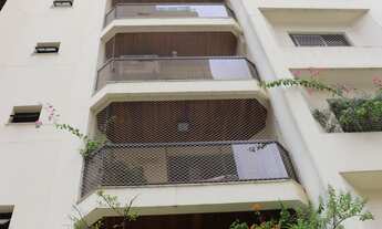 Imagem: Condomínio com portaria, piscina, salão