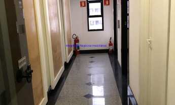 Imagem 7: Condomínio com portaria e segurança. Excelente localização á 8 minutos andando para a est