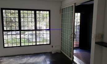 Imagem 4: Prédio Comercial 371m², sendo 02 pavimentos,10 salas, 07 banheiros e 02 vagas de garagem