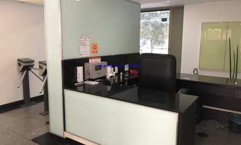 Imagem 5: Condomínio com portaria e segurança. Excelente localização á 8 minutos andando para a est