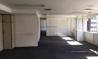 Imagem 2: Condomínio com recepção e segurança 24hrs. Excelente localização, á 5 minutos andando par