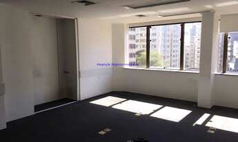 Imagem 6: Condomínio com recepção e segurança 24hrs. Excelente localização, á 5 minutos andando par