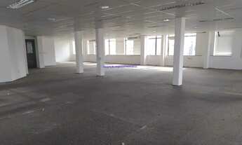 Imagem 2: Condomínio com recepção e segurança 24hrs. Excelente localização, á 5 minutos andando par