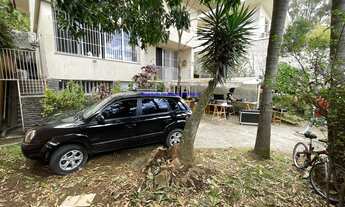 Imagem 2: Casa 490m², 04 quartos (sendo 01 Suite), 04 banheiros, 01 cozinha e 02 vagas na garagem