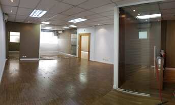 Imagem 2: Conjunto Comercial 189m², 04 banheiros. Possui 02 recepções e 01 copa. Condomínio com re