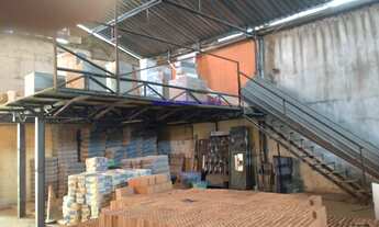 Imagem 3: Galpão 350m², 02 banheiros. Excelente localização entre as Ruas Itaguajé, Ubaitaba e No