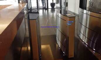 Imagem 2: Conjunto Comercial 775m², 6 banheiros e 21 vagas na garagem. Condomínio com recepção e se