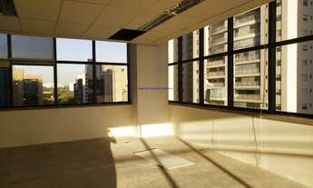 Imagem 4: Conjunto Comercial 177m², 02 banheiros e 03 vagas na garagem. Condomínio com recepção e s