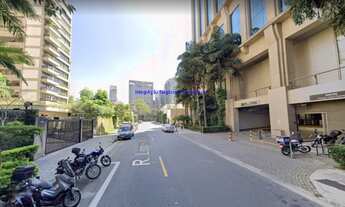 Imagem 7: Condomínio com portaria, piscina e salão de festa. Excelente localização entre as Ruas C