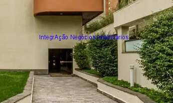 Imagem 4: Condomínio com portaria, piscina e salão de festa. Excelente localização entre as Ruas C