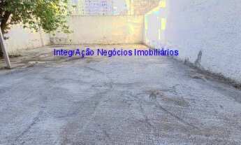 Imagem 3: Loja 563m², 03 salas e 02 banheiros; Dispõe de um salão com 300m² de área térrea com pé di