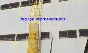 Imagem 5: Loja 563m², 03 salas e 02 banheiros; Dispõe de um salão com 300m² de área térrea com pé di