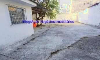 Imagem 4: Loja 563m², 03 salas e 02 banheiros; Dispõe de um salão com 300m² de área térrea com pé di