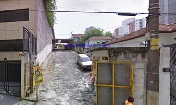 Imagem 3: Terreno com 435m², com casa nos fundos. Excelente localização á 9 minutos andando par aa