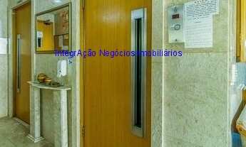 Imagem 7: Condomínio com portaria, segurança e salão de festa. Excelente localização á 4 minutos an