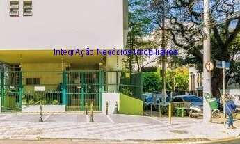 Imagem 2: Condomínio com portaria, segurança e salão de festa. Excelente localização á 4 minutos an