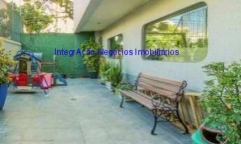 Imagem 3: Condomínio com portaria, segurança e salão de festa. Excelente localização á 4 minutos an