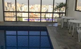 Imagem 2: Condomínio com portaria 24hrs, piscina, salão de festa e academia. Excelente localização