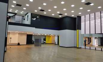 Imagem 2: Prédio Comercial 1.100m², 1º Andar: vão livre escada na frete e fundos e elevador; 2º pavi