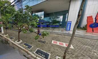 Imagem 3: Conjunto Comercial 293.30m², 02 banheiros e 07 vagas na garagem. Condomínio com recepção