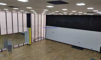 Imagem 3: Prédio Comercial 1.100m², 1º Andar: vão livre escada na frete e fundos e elevador; 2º pavi