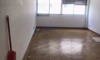 Imagem 3: Condomínio com portaria e segurança 24hrs. Excelente localização entre as Ruas Dona Antôn