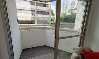 Imagem 7: Condomínio com portaria, segurança 24hrs, churrasqueira e piscina. Excelente localização