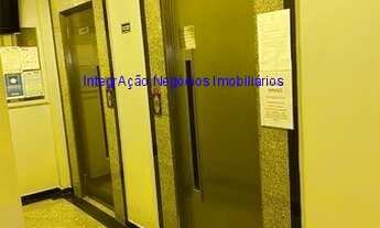 Imagem 4: Condomínio com portaria e segurança 24hrs. Excelente localização próximo a estação do Met