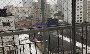 Imagem 2: Condomínio com portaria e segurança. Excelente localização á 9 minutos andando para a est