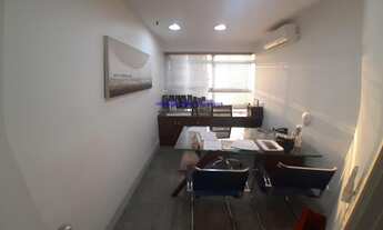 Imagem 7: Condomínio com recepção e segurança 24hrs. Excelente localização á 5 minutos andando par