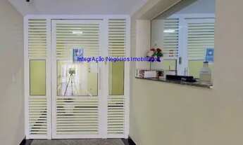 Imagem 3: Condomínio com portaria e segurança 24hrs; lavanderia, e jardim. Excelente localização á