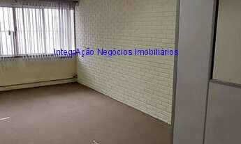 Imagem 3: Condomínio com recepção, portaria e segurança. Excelente localização; à 6 minutos andando