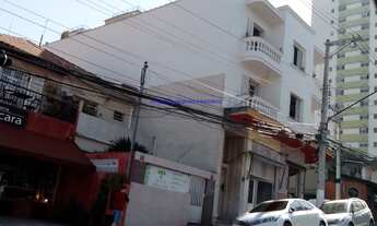 Imagem 6: Prédio Comercial 750m², 09 banheiros; Possui 2 andares: piso térreo: 02 lojas; 1º e 2º pis