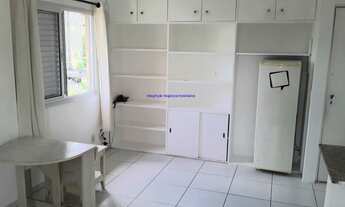 Imagem 2: Condomínio com portaria e segurança. Excelente localização á 6 minutos andando para a es